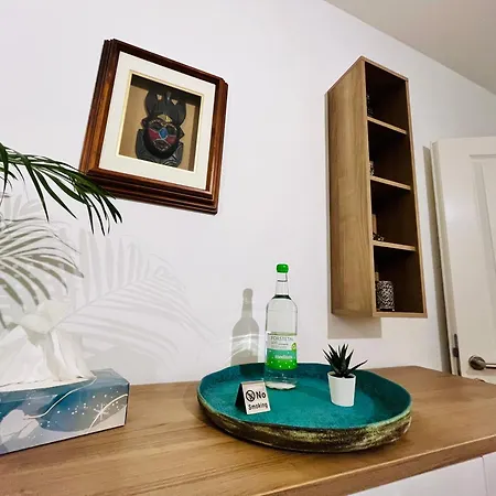 Leo Apartment